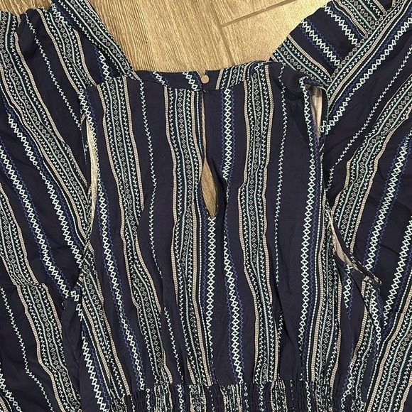 EUC Striped Sleeveless V-Neck Smocked Waist Cropped Jumpsuit Xhilaration Navy L - Picture 7 of 7